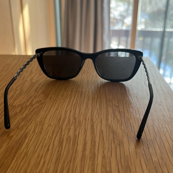 Coach sunglasses - Picture 4 of 5